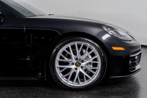 2022 Porsche Panamera 4