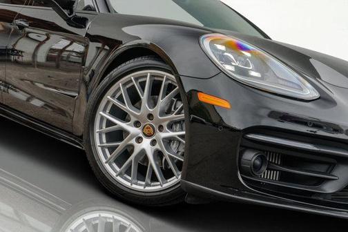 2022 Porsche Panamera 4