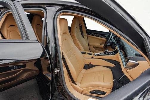 2022 Porsche Panamera 4