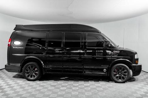 2023 GMC Savana 2500 Work Van