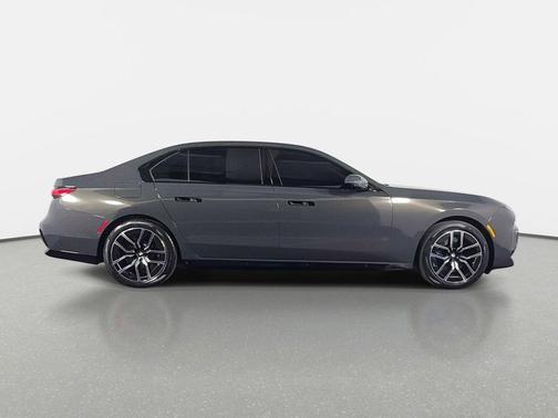 Dravit Grey Metallic 2023 BMW 760 i xDrive