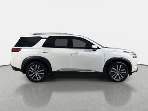 2022 Nissan Pathfinder Platinum 4WD