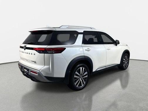 2022 Nissan Pathfinder Platinum 4WD