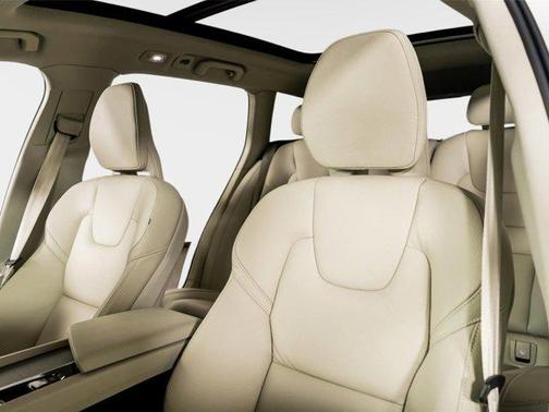 2026 Volvo V60 Cross Country Plus, B5 AWD Gas (mild hybrid)