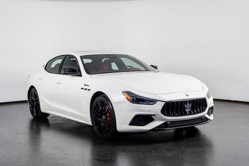 2022 Maserati Ghibli Modena Q4