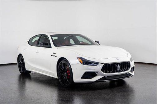 2022 Maserati Ghibli Modena Q4