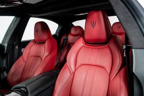 2022 Maserati Ghibli Modena Q4