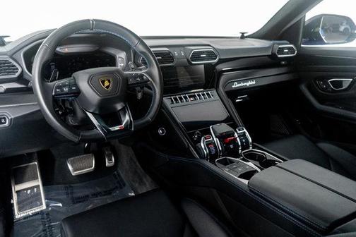2022 Lamborghini Urus Graphite Capsule