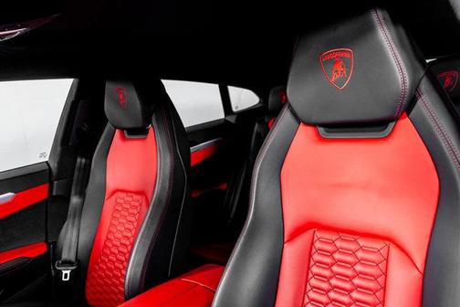 2020 Lamborghini Urus Base