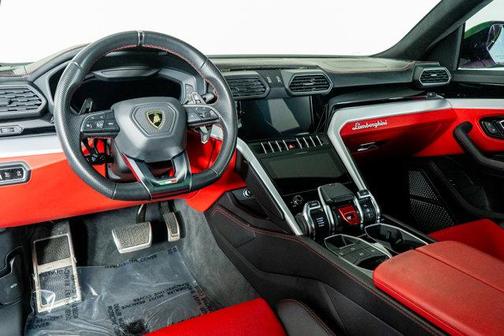 2020 Lamborghini Urus Base