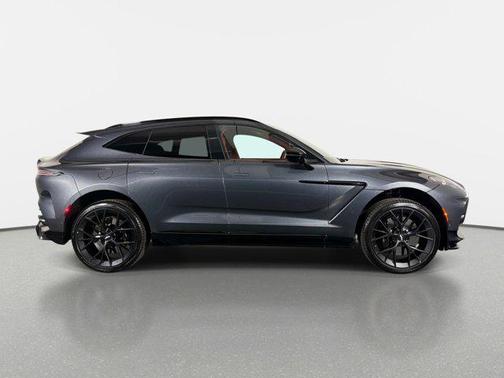 2025 Aston Martin DBX 707