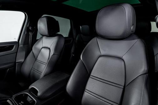 2022 Porsche Cayenne Platinum Edition