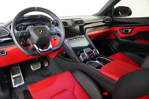 2021 Lamborghini Urus Graphite Capsule