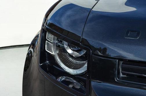 2023 Land Rover Defender 110 X-Dynamic SE