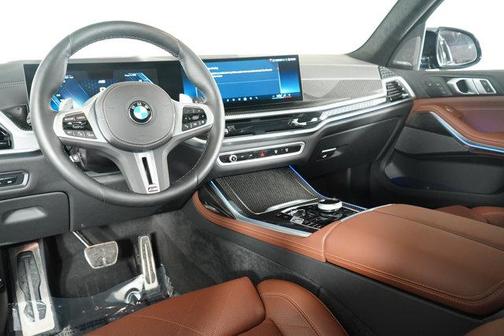2025 BMW X7 M60i