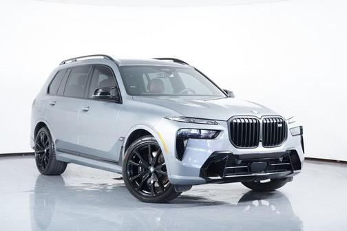2025 BMW X7 M60i