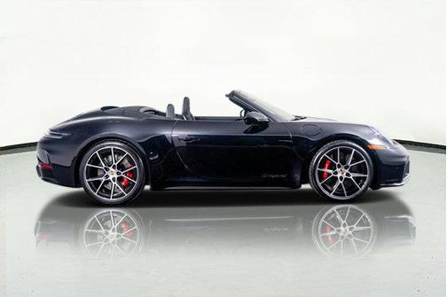 2025 Porsche 911 Carrera 4 GTS