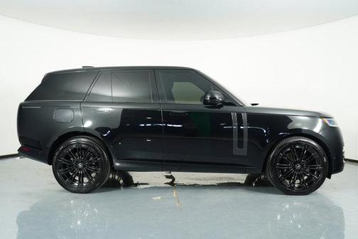 2025 Land Rover Range Rover P530 SE