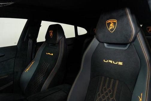 2024 Lamborghini Urus Performante