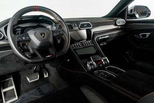 2024 Lamborghini Urus Performante