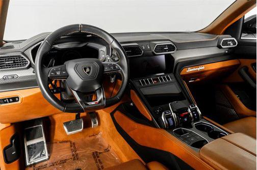 2023 Lamborghini Urus S