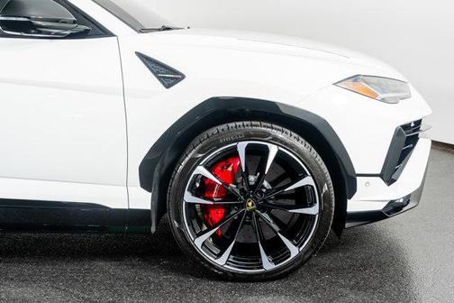 2023 Lamborghini Urus S