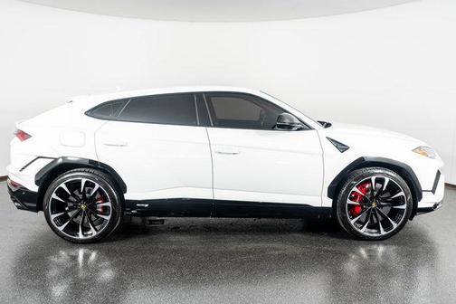 2023 Lamborghini Urus S