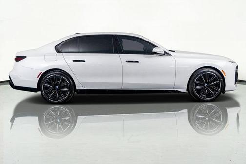 2024 BMW 760 xDrive