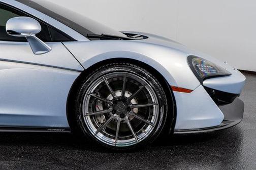 2017 McLaren 570GT Base