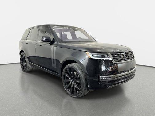 Santorini Black Metallic 2023 Land Rover Range Rover P400 SE