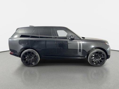 Santorini Black Metallic 2023 Land Rover Range Rover P400 SE