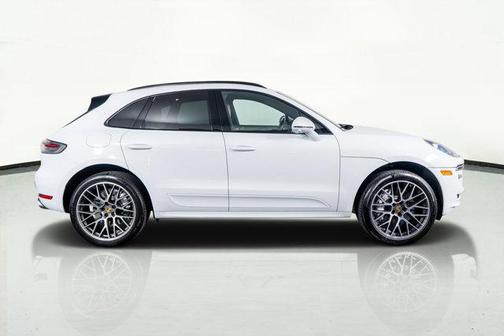 2020 Porsche Macan Turbo