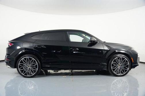 2025 Lamborghini Urus SE