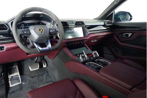 2025 Lamborghini Urus SE