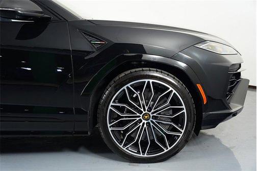 2025 Lamborghini Urus SE