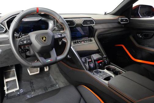 2024 Lamborghini Urus Performante