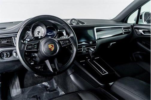 2022 Porsche Macan Base