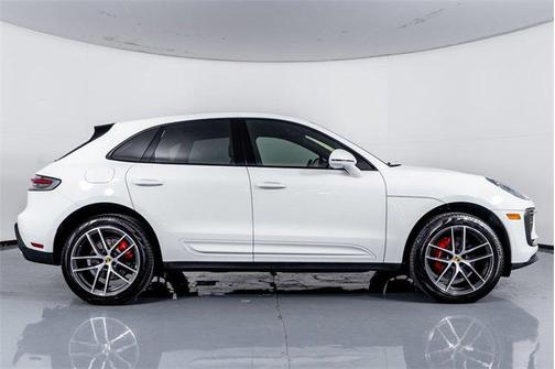 2022 Porsche Macan Base