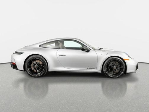 2026 Porsche 911 Carrera 4 GTS
