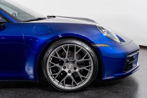2024 Porsche 911 Carrera 4 GTS