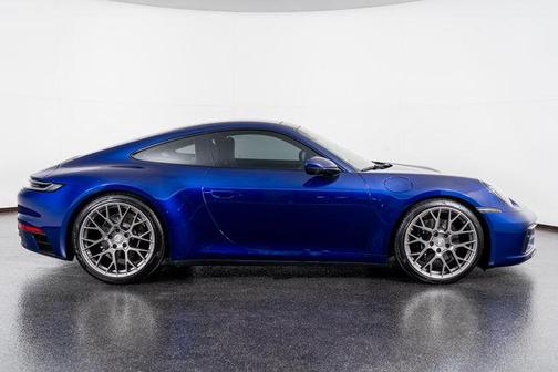 2024 Porsche 911 Carrera 4 GTS