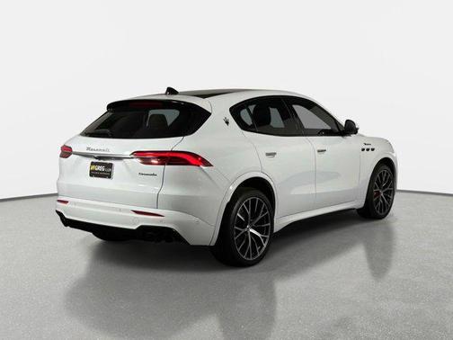 Bianco 2023 Maserati Grecale Modena