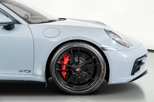 2024 Porsche 911 Carrera 4 GTS
