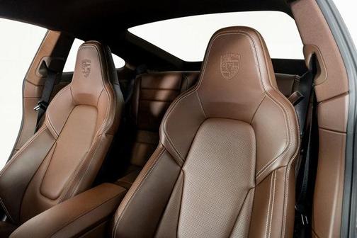 2024 Porsche 911 Carrera 4 GTS