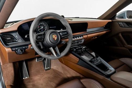 2024 Porsche 911 Carrera 4 GTS