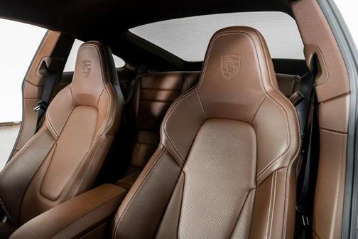 2024 Porsche 911 Carrera 4 GTS