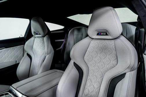 2022 BMW M8 Competition