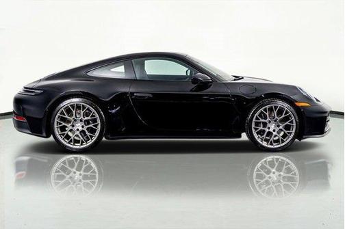 2025 Porsche 911 Carrera