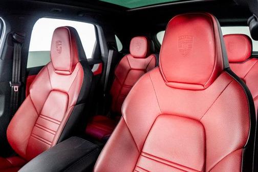 2024 Porsche Cayenne Base
