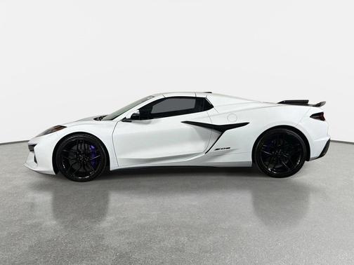 Arctic White 2025 Chevrolet Corvette Z06